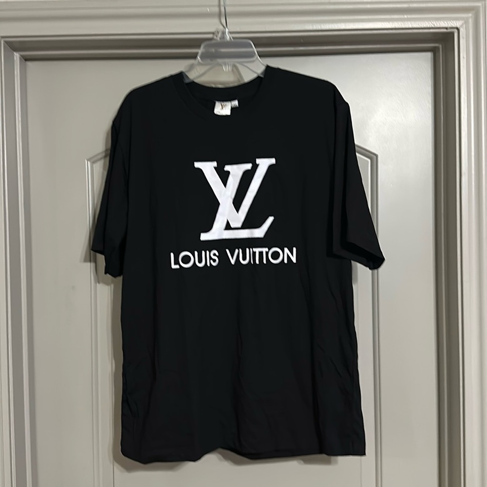 T SHIRT | NWT